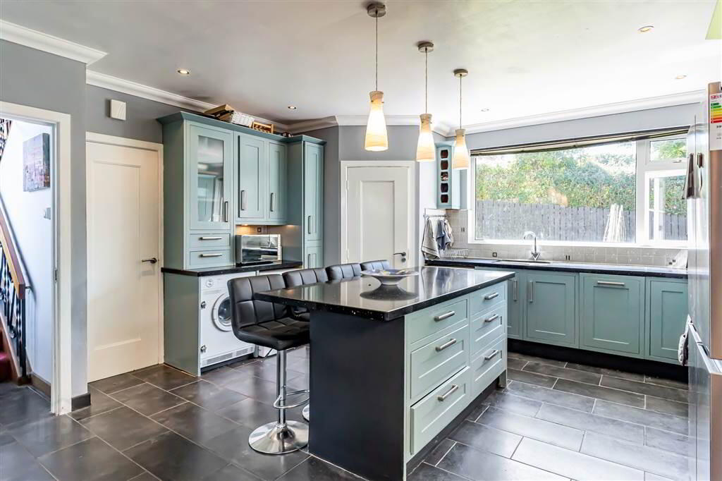 49 Cliveden Crescent 11 of 31
