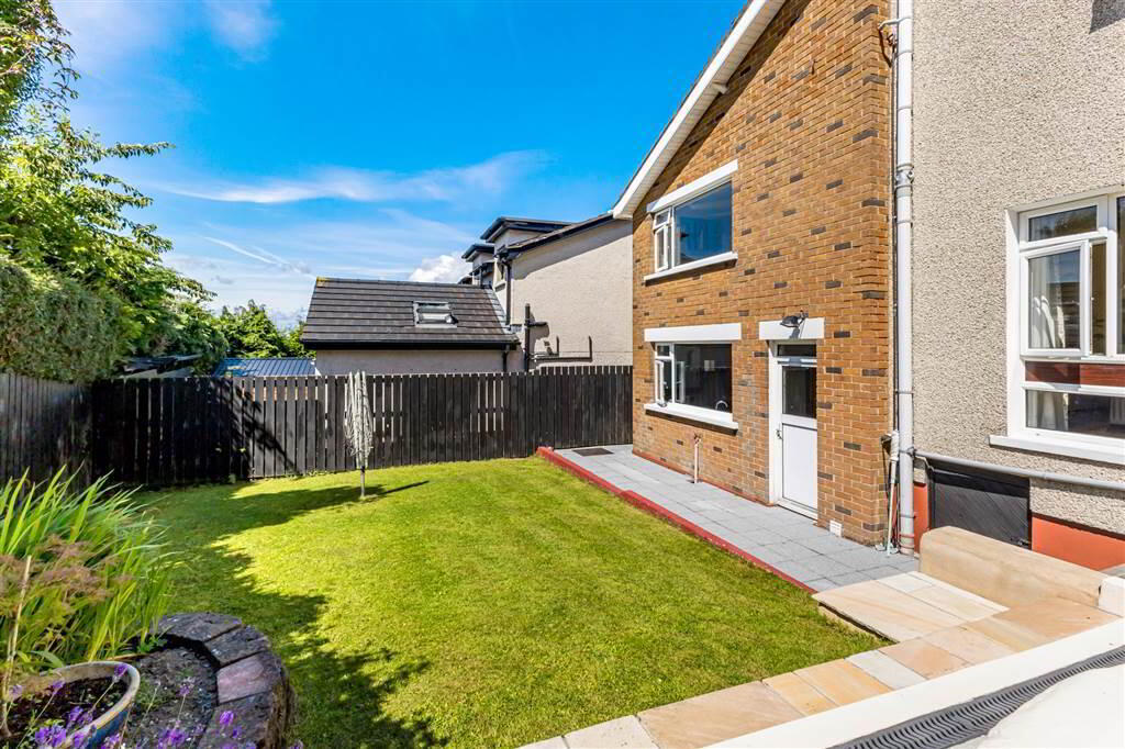49 Cliveden Crescent 25 of 31