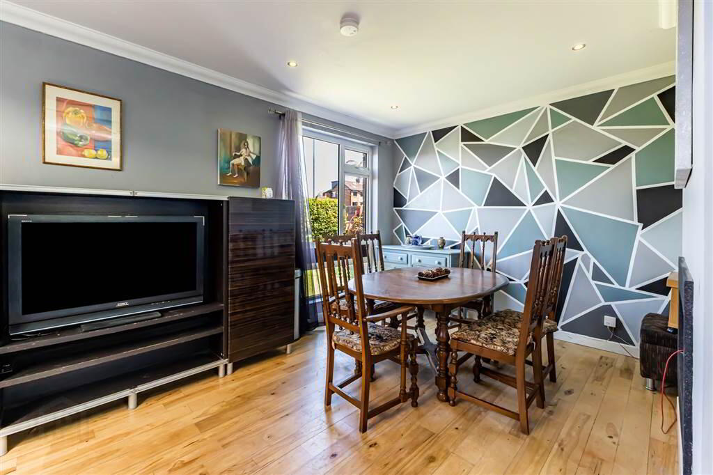 49 Cliveden Crescent 10 of 31
