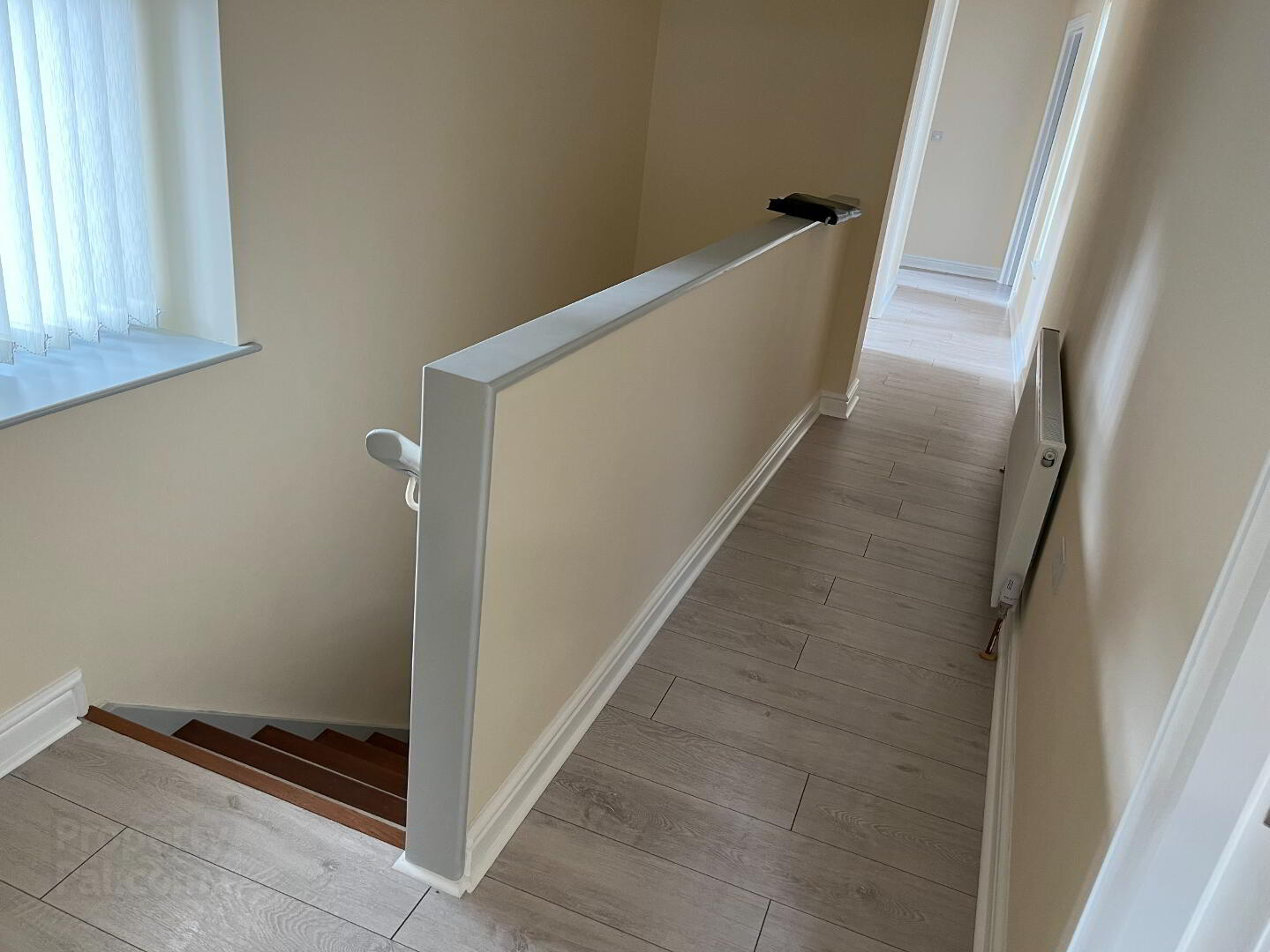Unit 2, 25 Castle Street 3 of 12