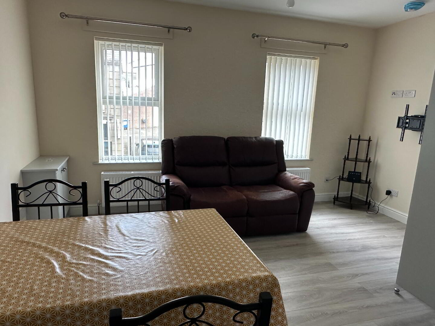 Unit 2, 25 Castle Street 4 of 12