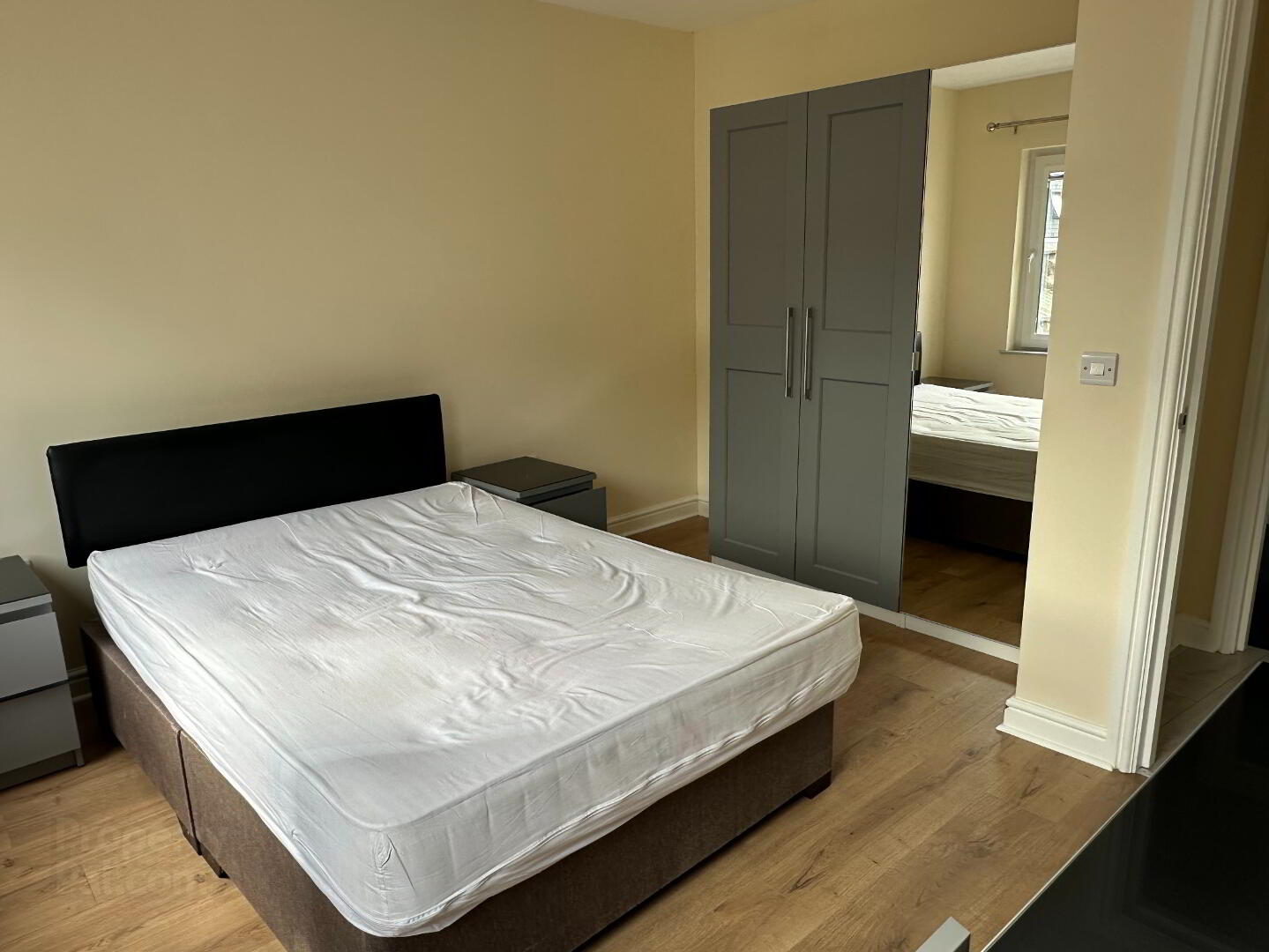 Unit 2, 25 Castle Street 8 of 12