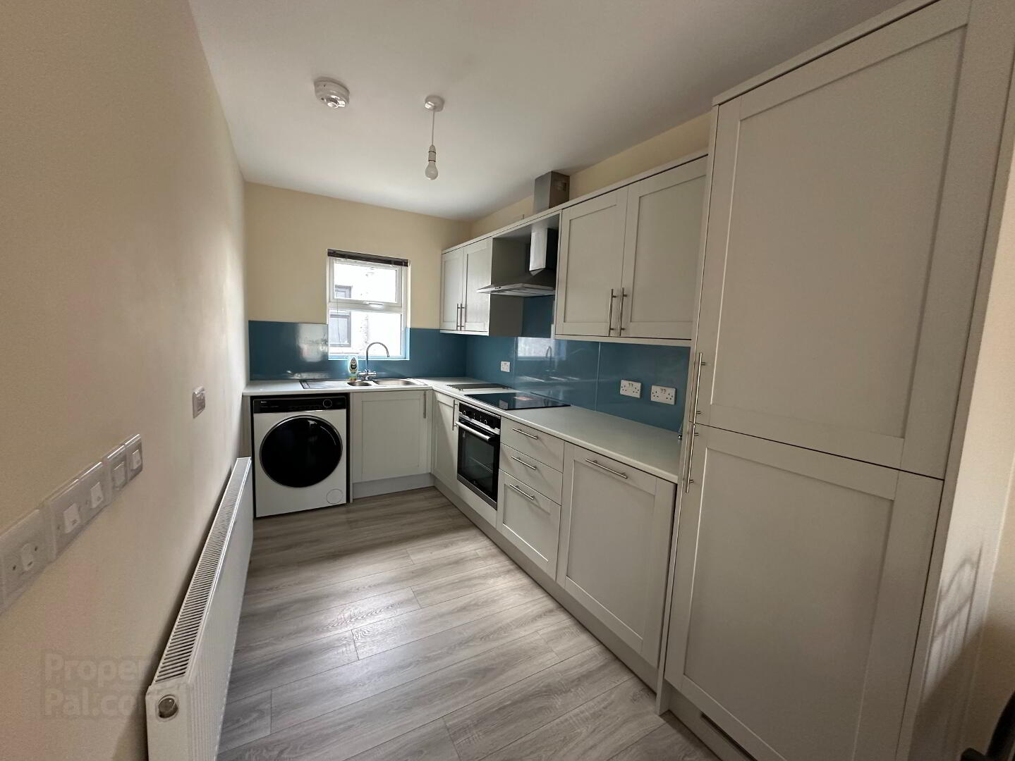 Unit 2, 25 Castle Street 6 of 12