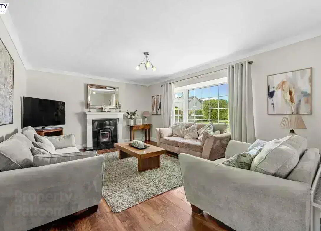 6 Hawthorn Drive 5 of 28