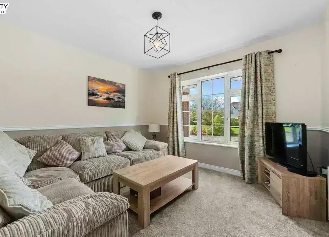 6 Hawthorn Drive 8 of 28