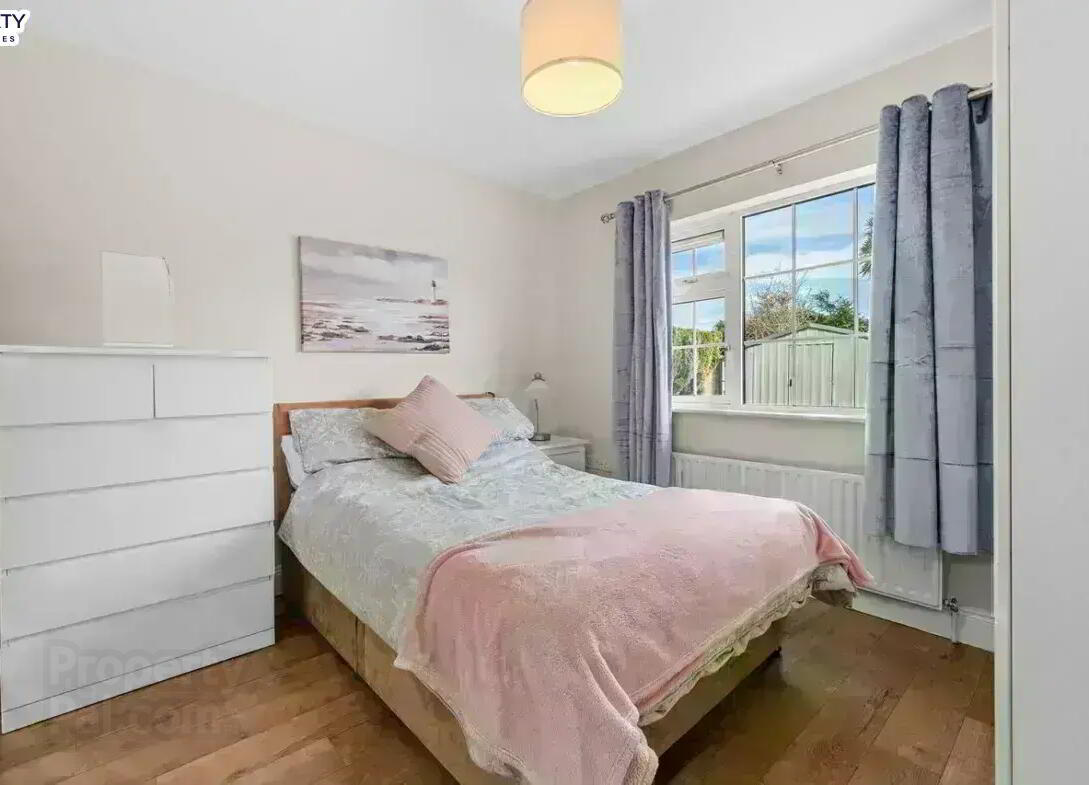 6 Hawthorn Drive 15 of 28