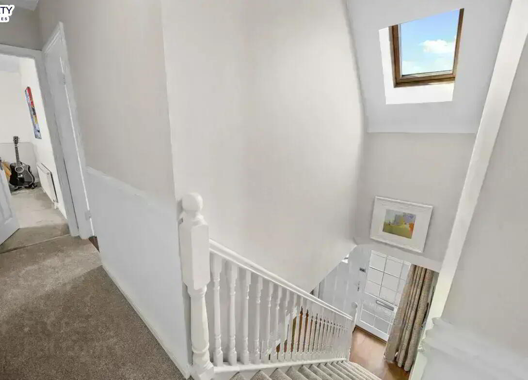 6 Hawthorn Drive 18 of 28