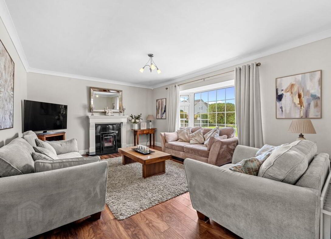 6 Hawthorn Drive 4 of 19