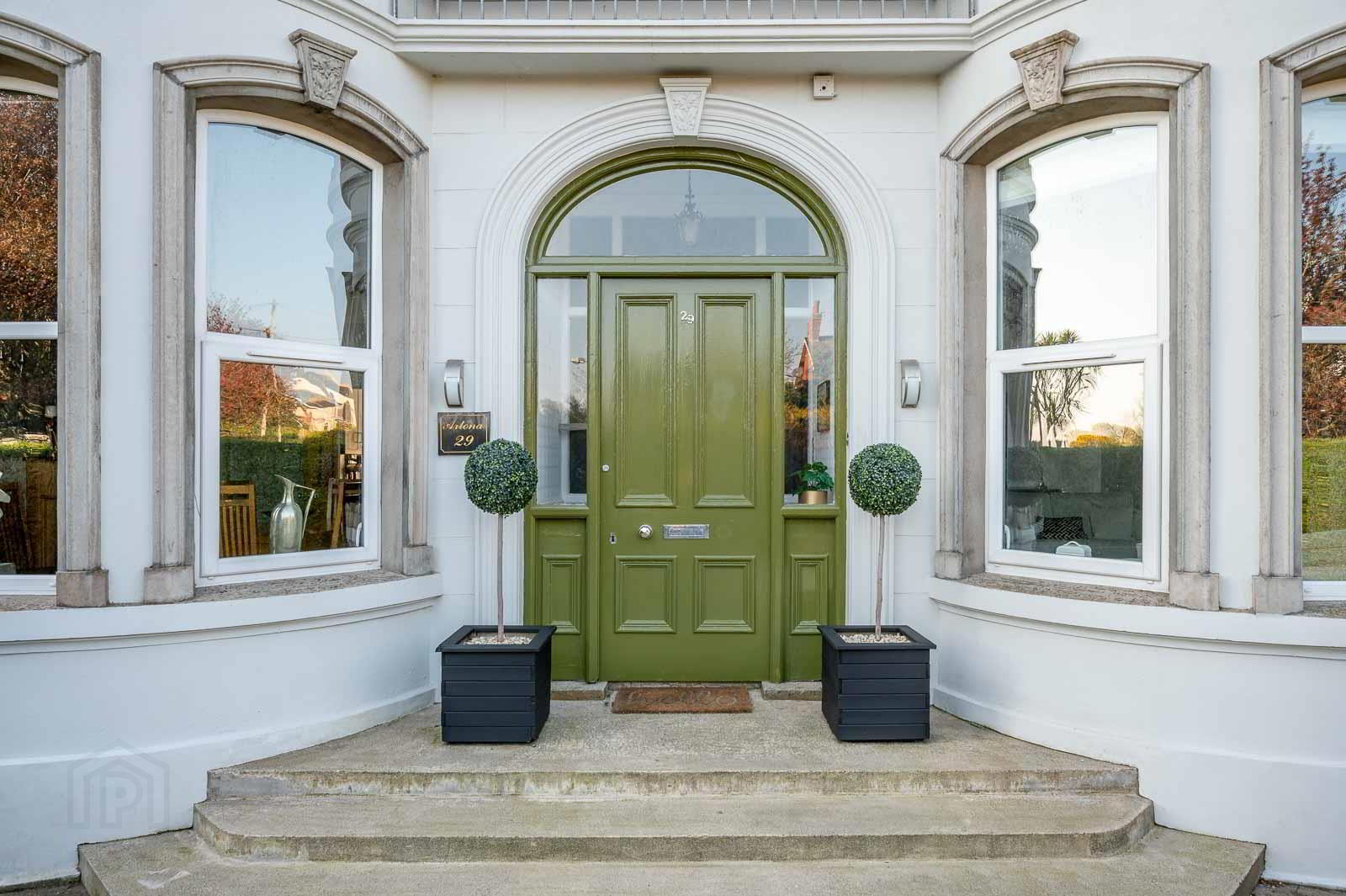 Artona, 29 Bryansburn Road 2 of 38