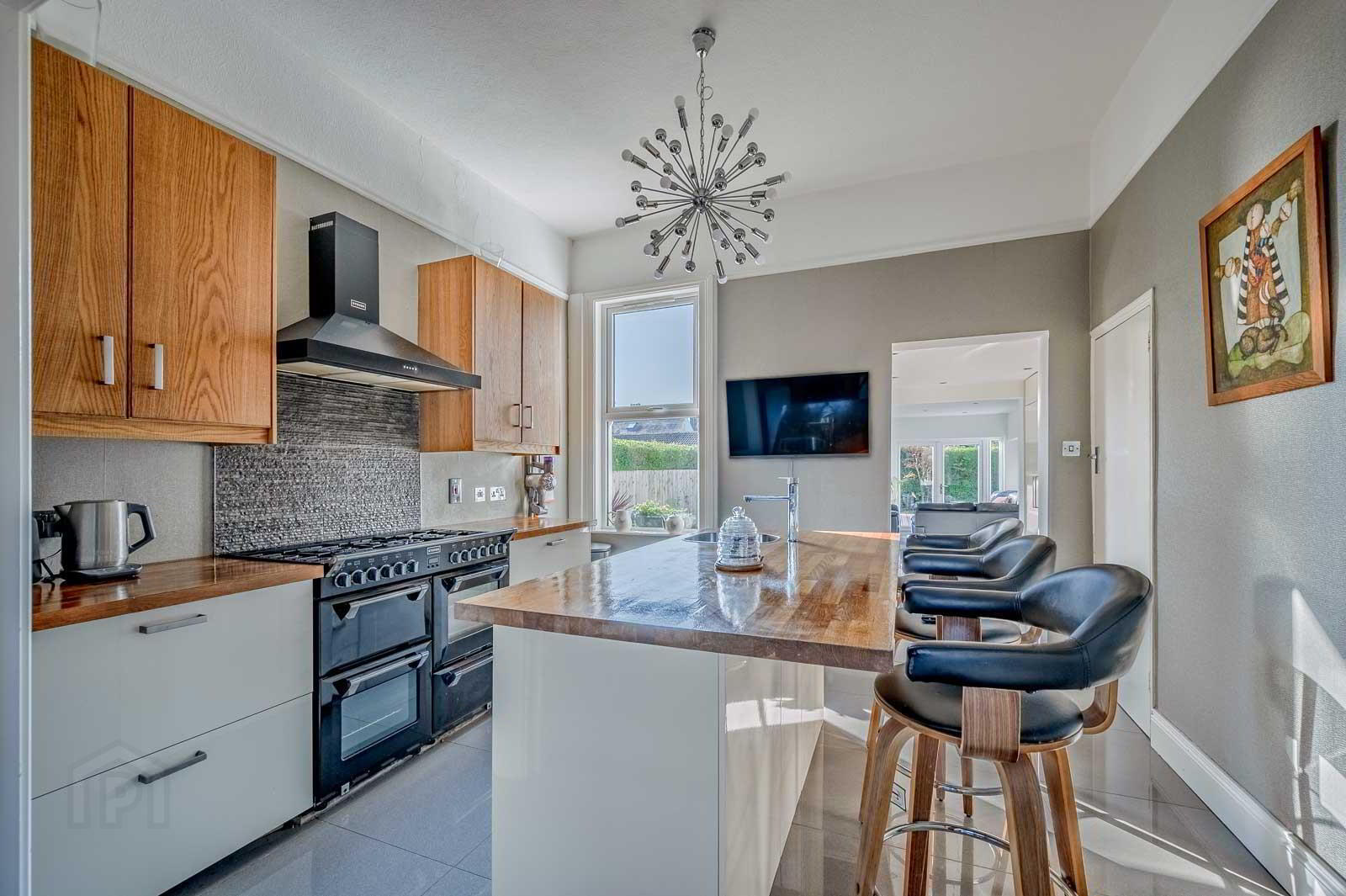 Artona, 29 Bryansburn Road 11 of 38