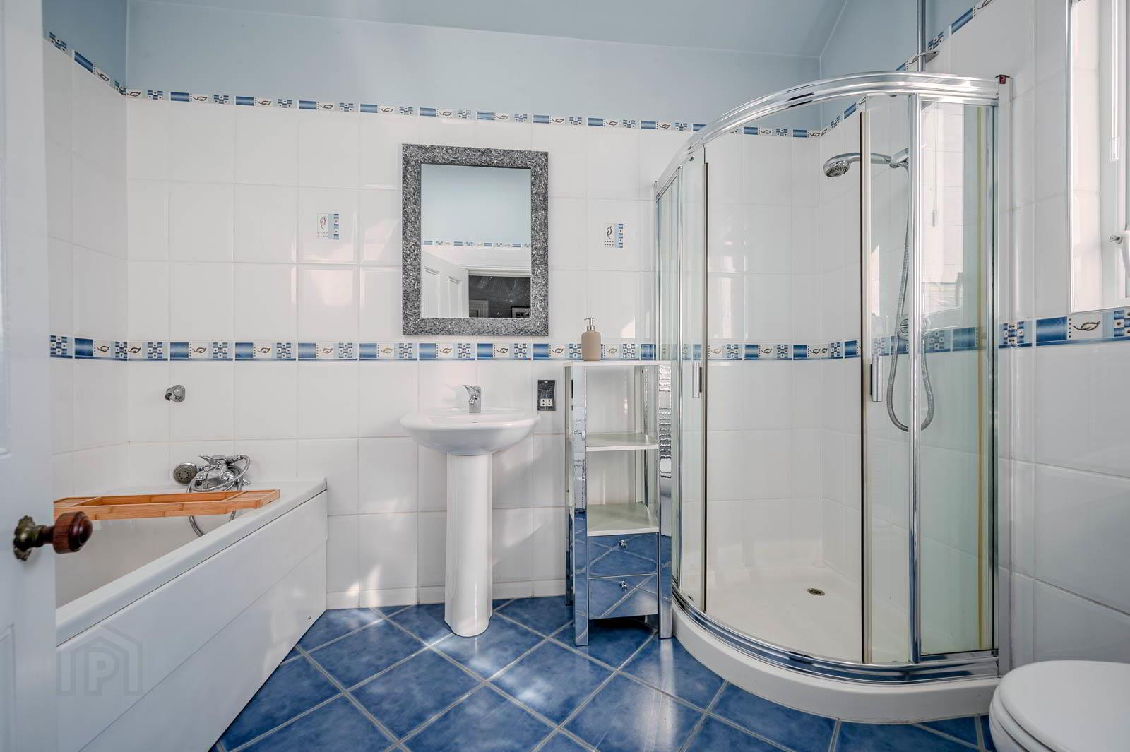 Artona, 29 Bryansburn Road 25 of 38
