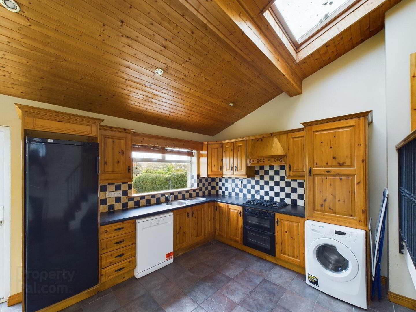 22 Loreto Avenue 9 of 28