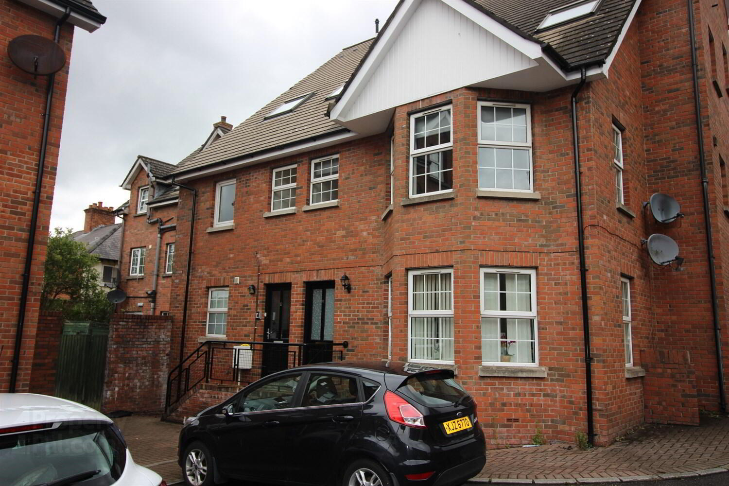 10 Ashley Mews 1 of 8