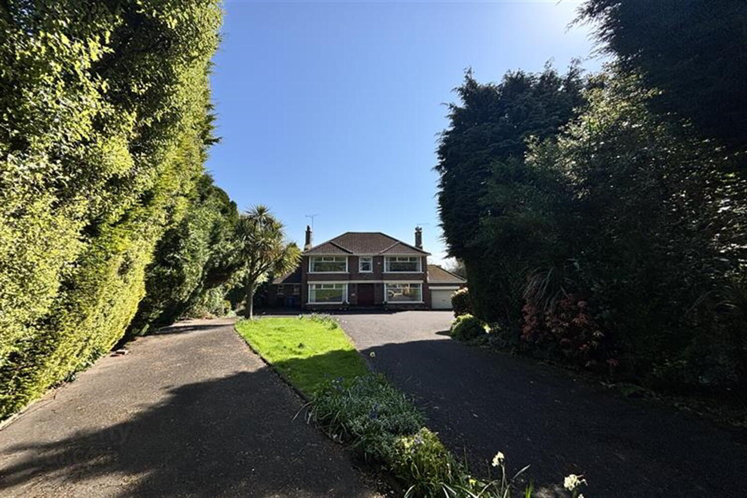 737 Antrim Road 25 of 34