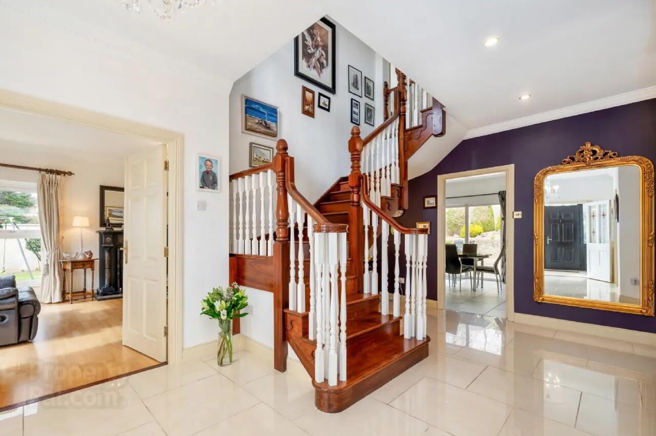 37, 14 Westbury Heights 3 of 31