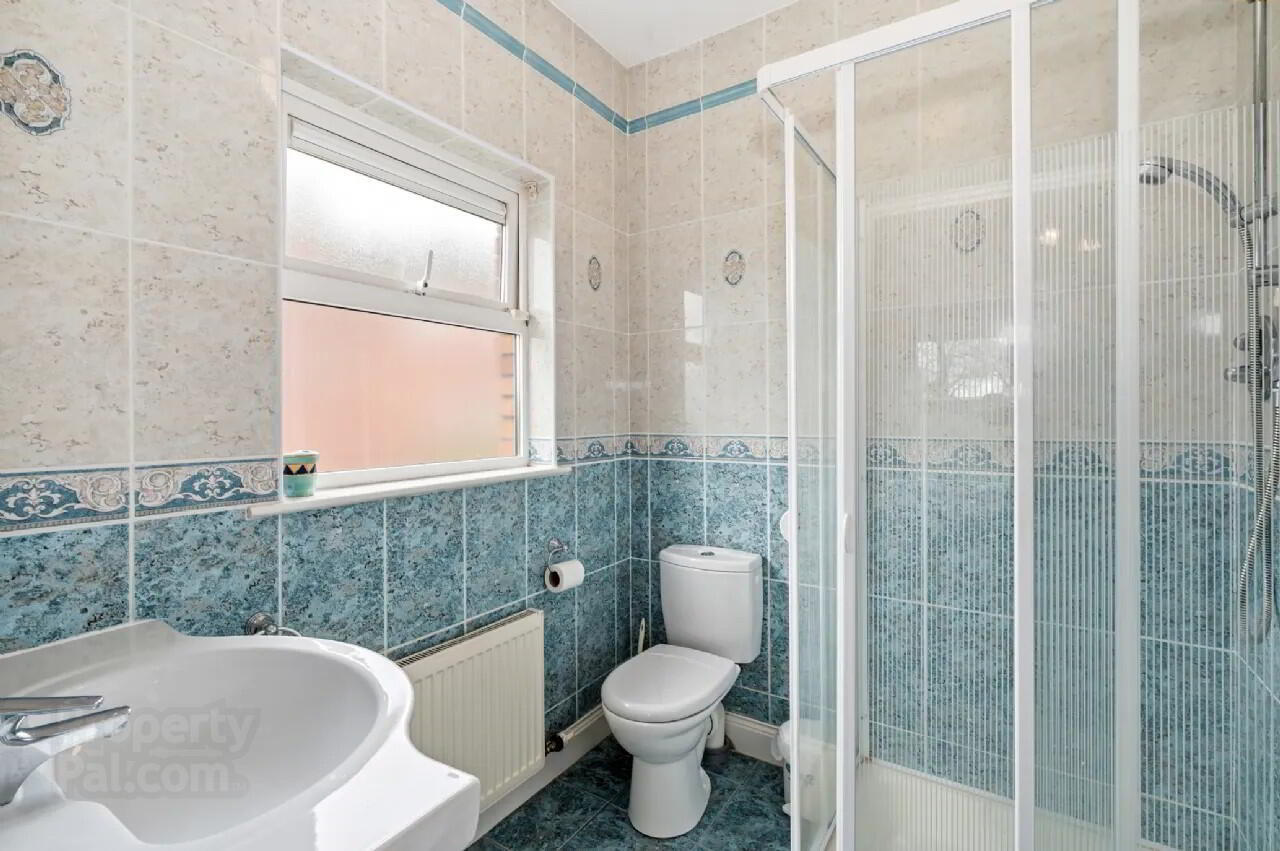 37, 14 Westbury Heights 21 of 31