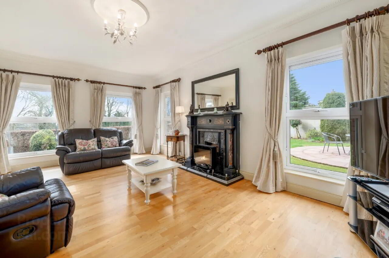 14 Westbury Heights 7 of 31