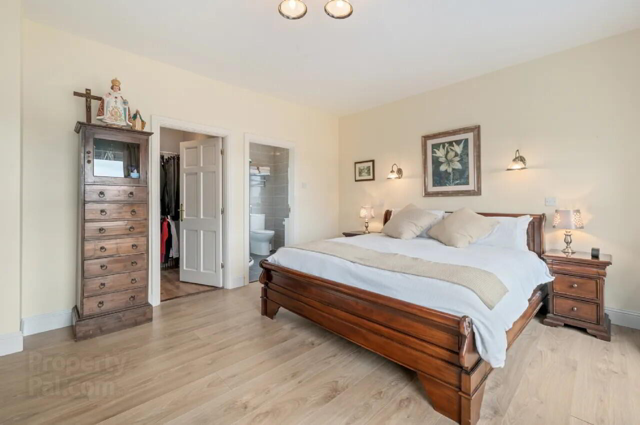 14 Westbury Heights 16 of 31