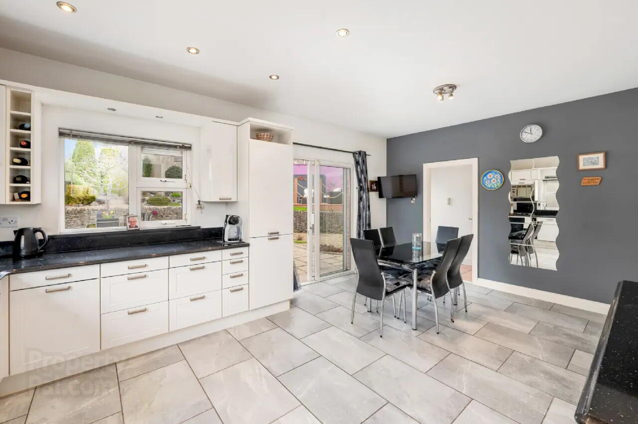 14 Westbury Heights 11 of 31