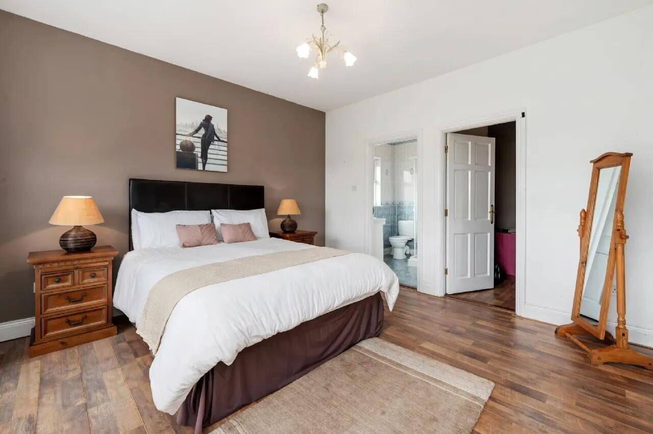 14 Westbury Heights 19 of 31