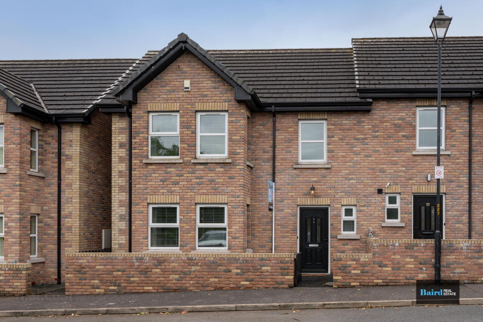 7 North Close 1 of 25