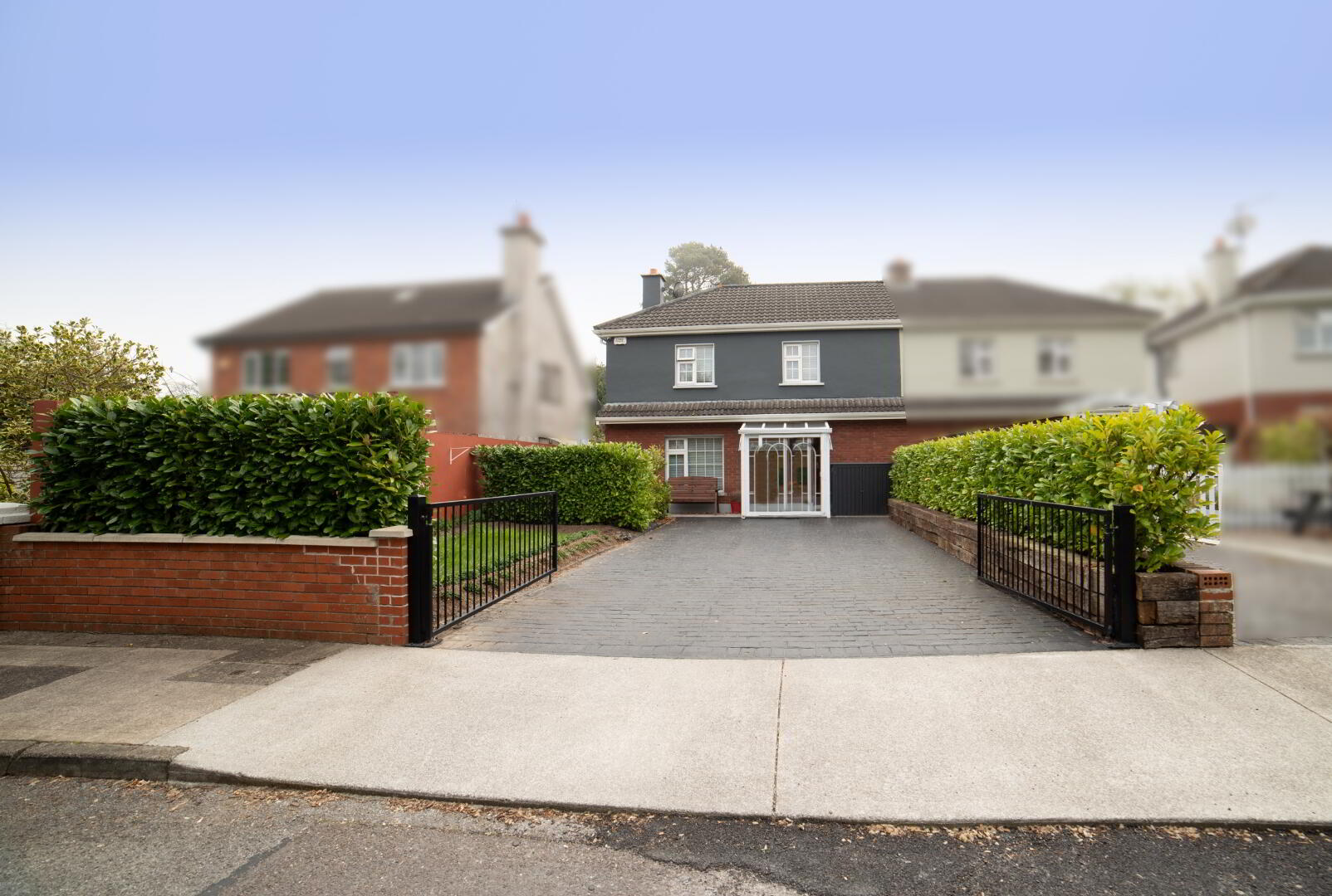 11b Eglantine Crescent 1 of 24