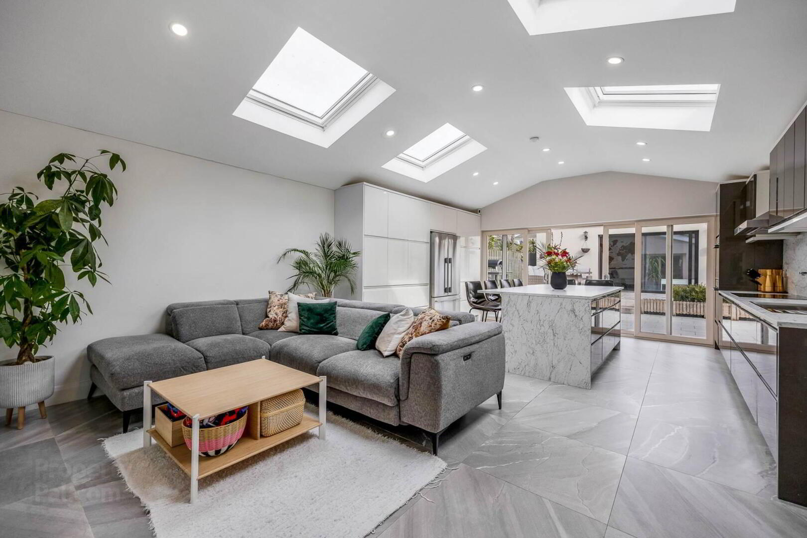 126 Beaumont Road 9 of 27