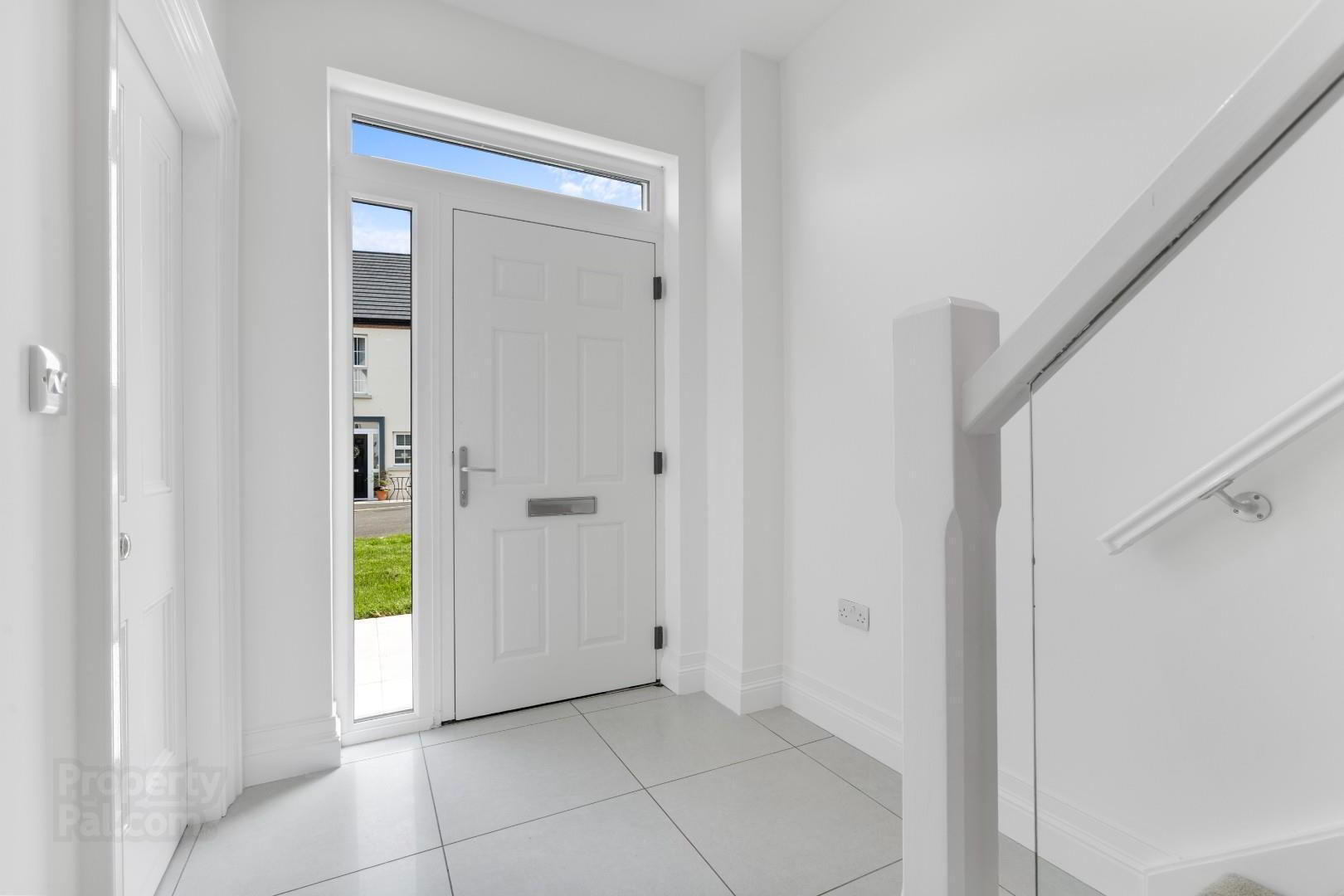 12 Clooney Mews 8 of 35