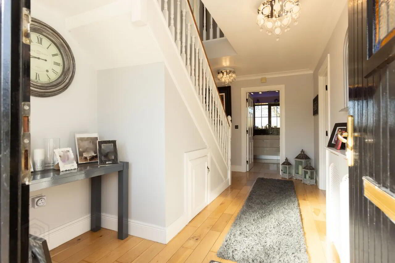 15 Stoneleigh 3 of 54