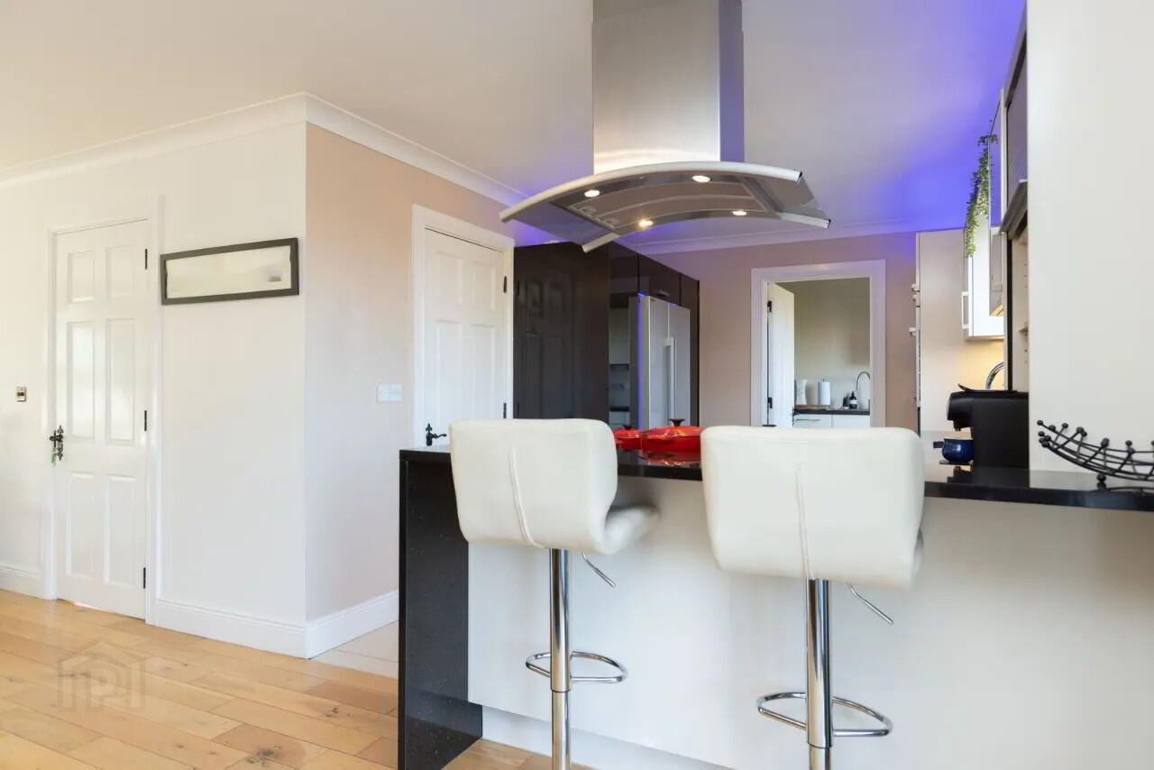 15 Stoneleigh 14 of 54