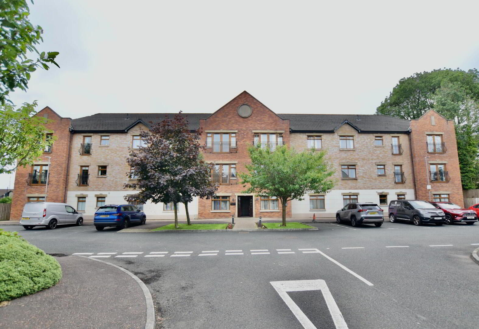 25 Chapel Court 1 of 12