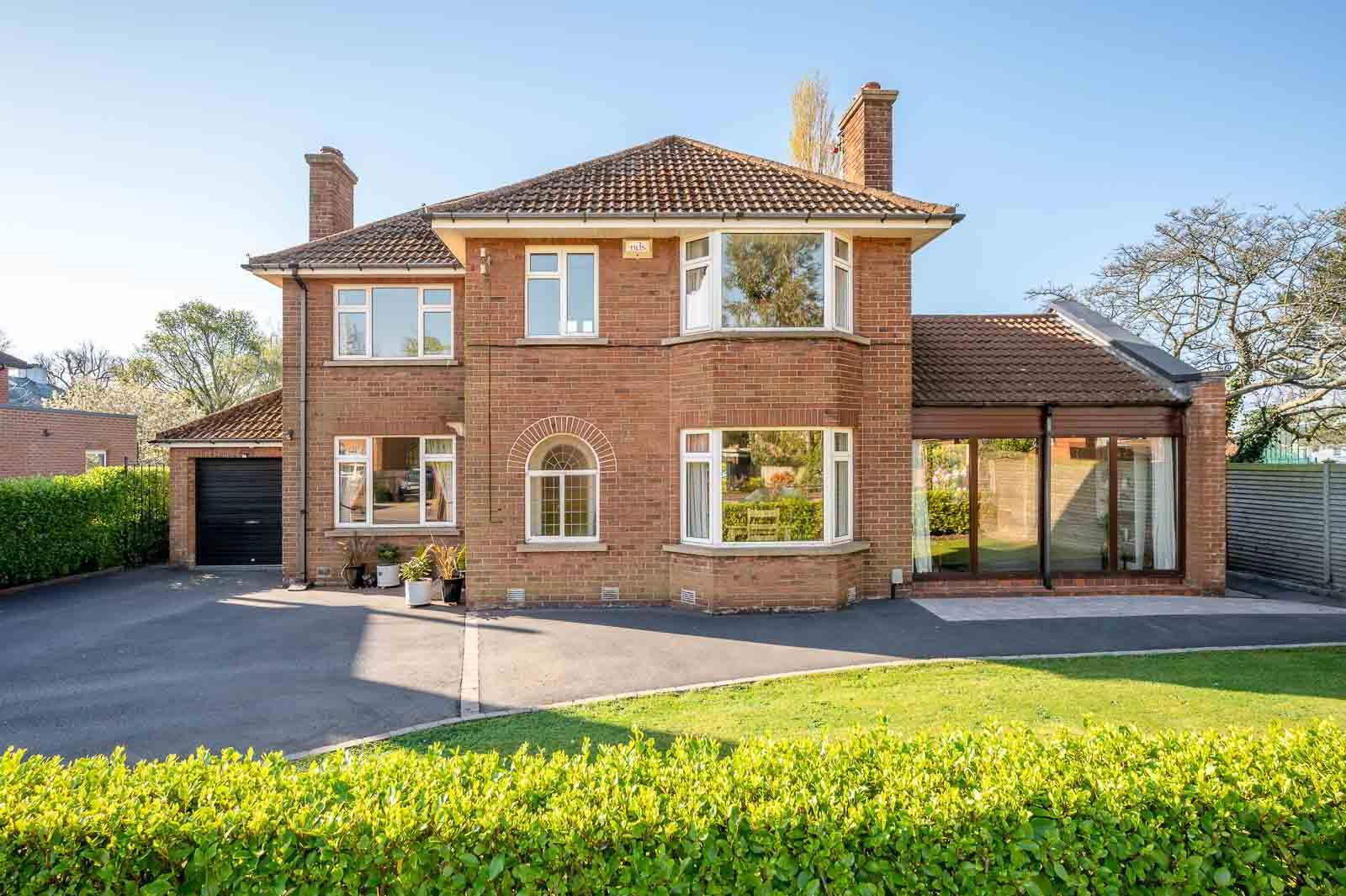 10 Wilshere Drive 1 of 39