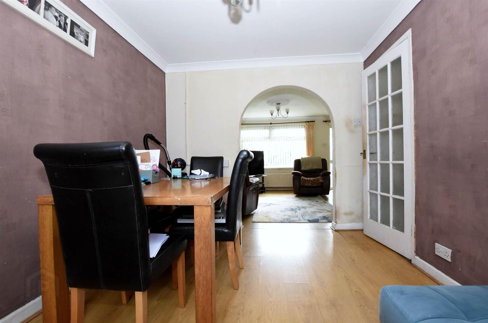 17 Chesterbrook Crescent 4 of 11