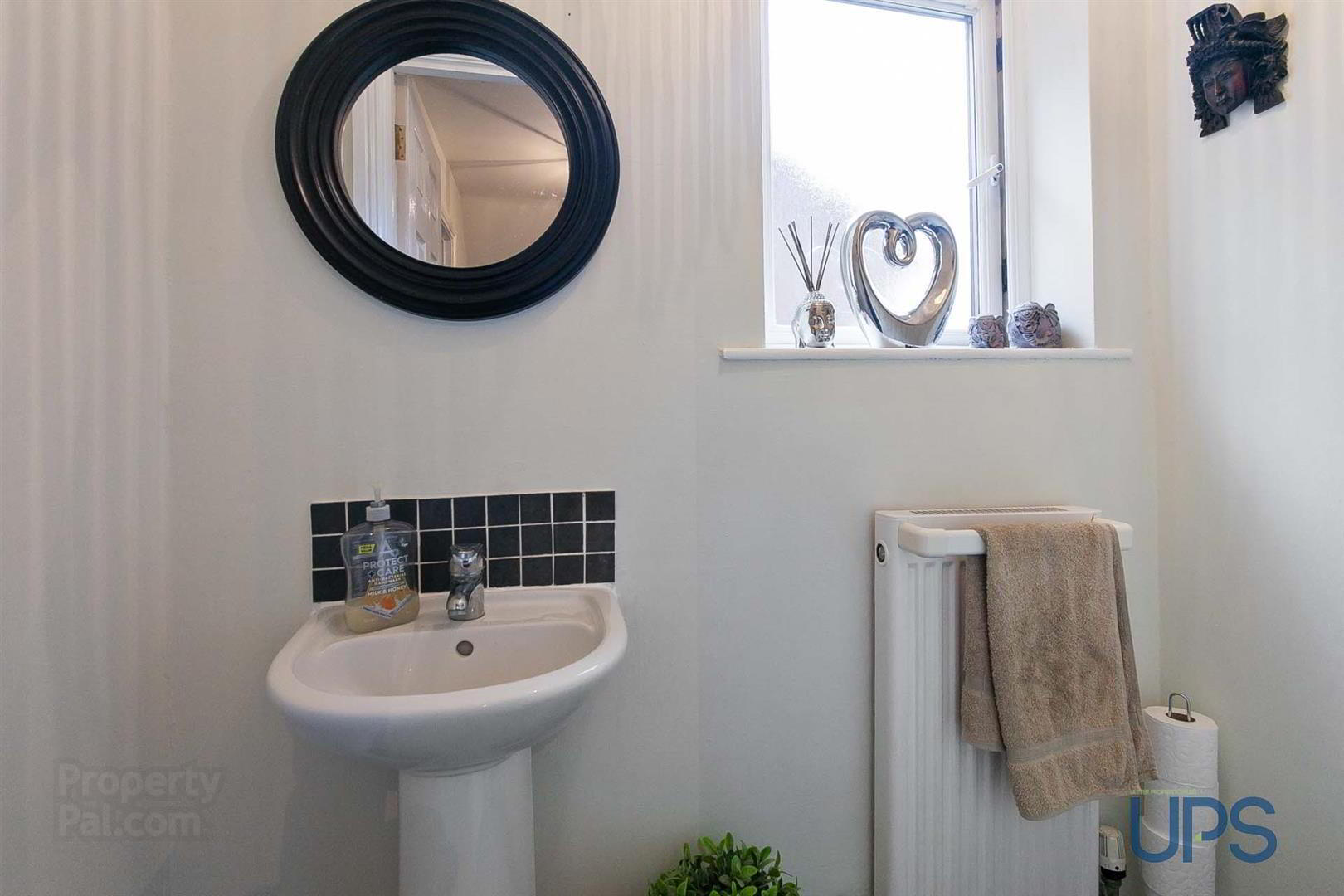 46 St. Annes Road 17 of 27