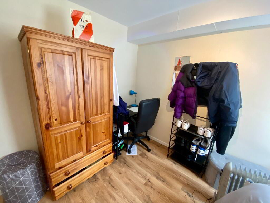 2, 25 Rugby Avenue 6 of 10