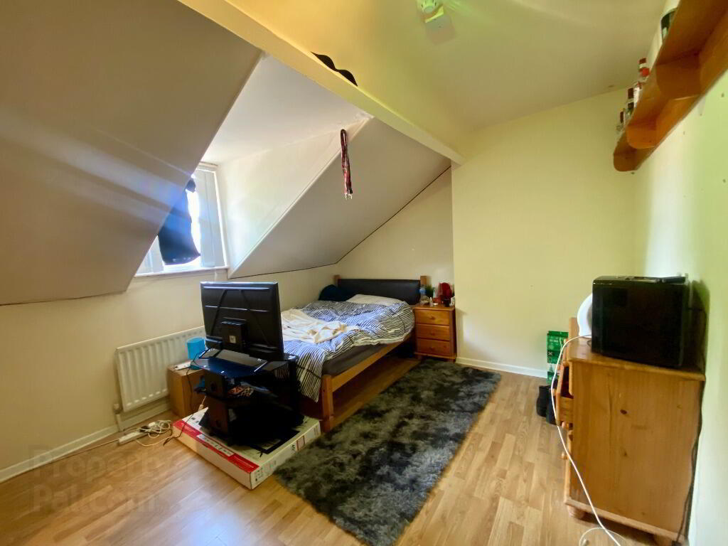2, 25 Rugby Avenue 8 of 10
