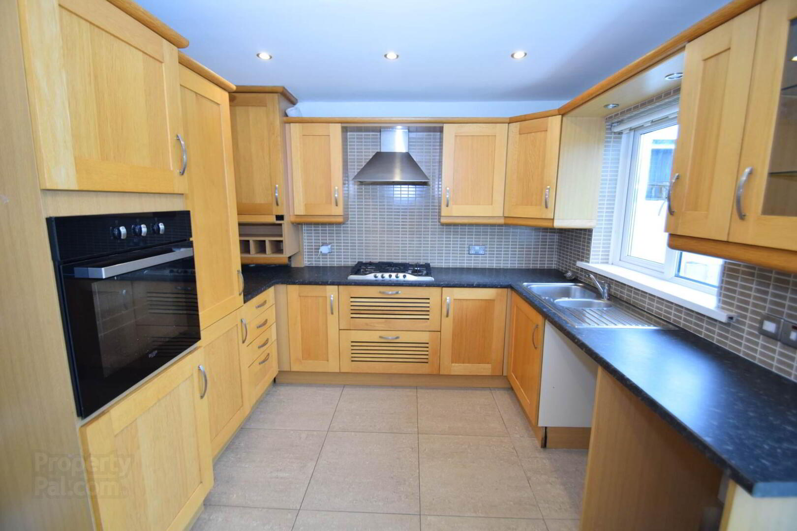 16 Rosgoill Gardens 6 of 20