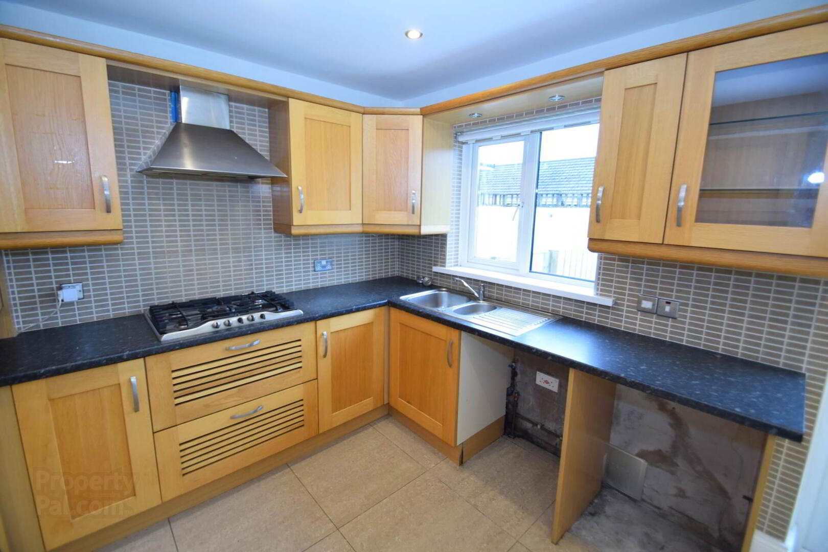 16 Rosgoill Gardens 7 of 20