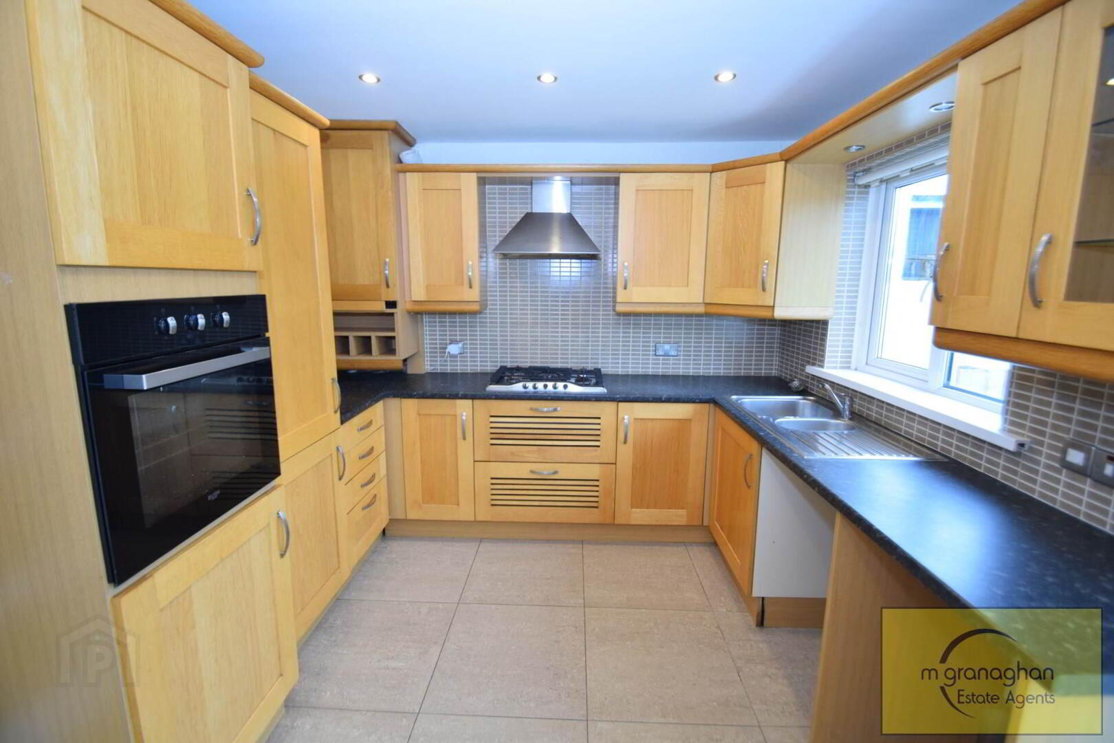 16 Rosgoill Gardens 6 of 24