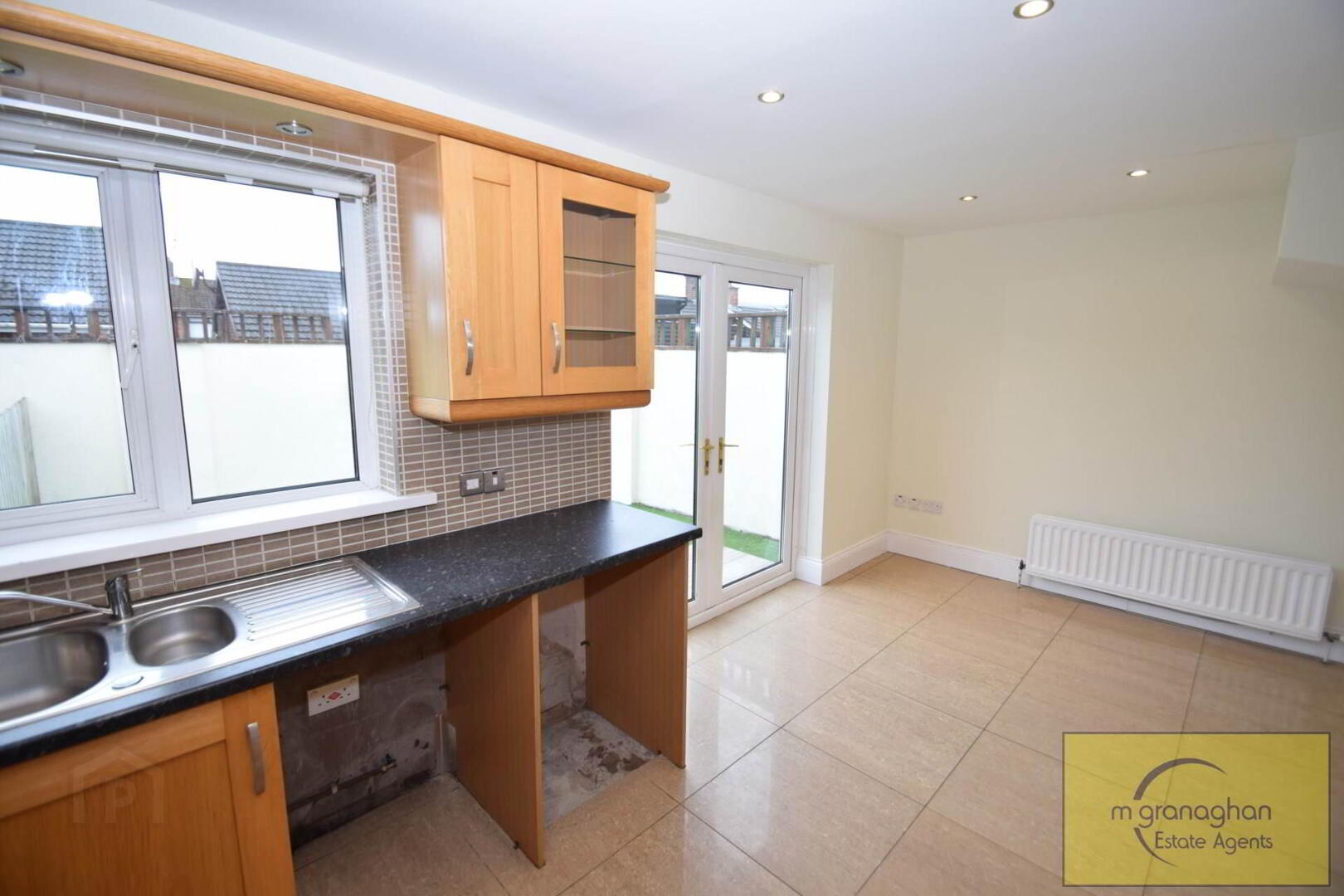 16 Rosgoill Gardens 8 of 24