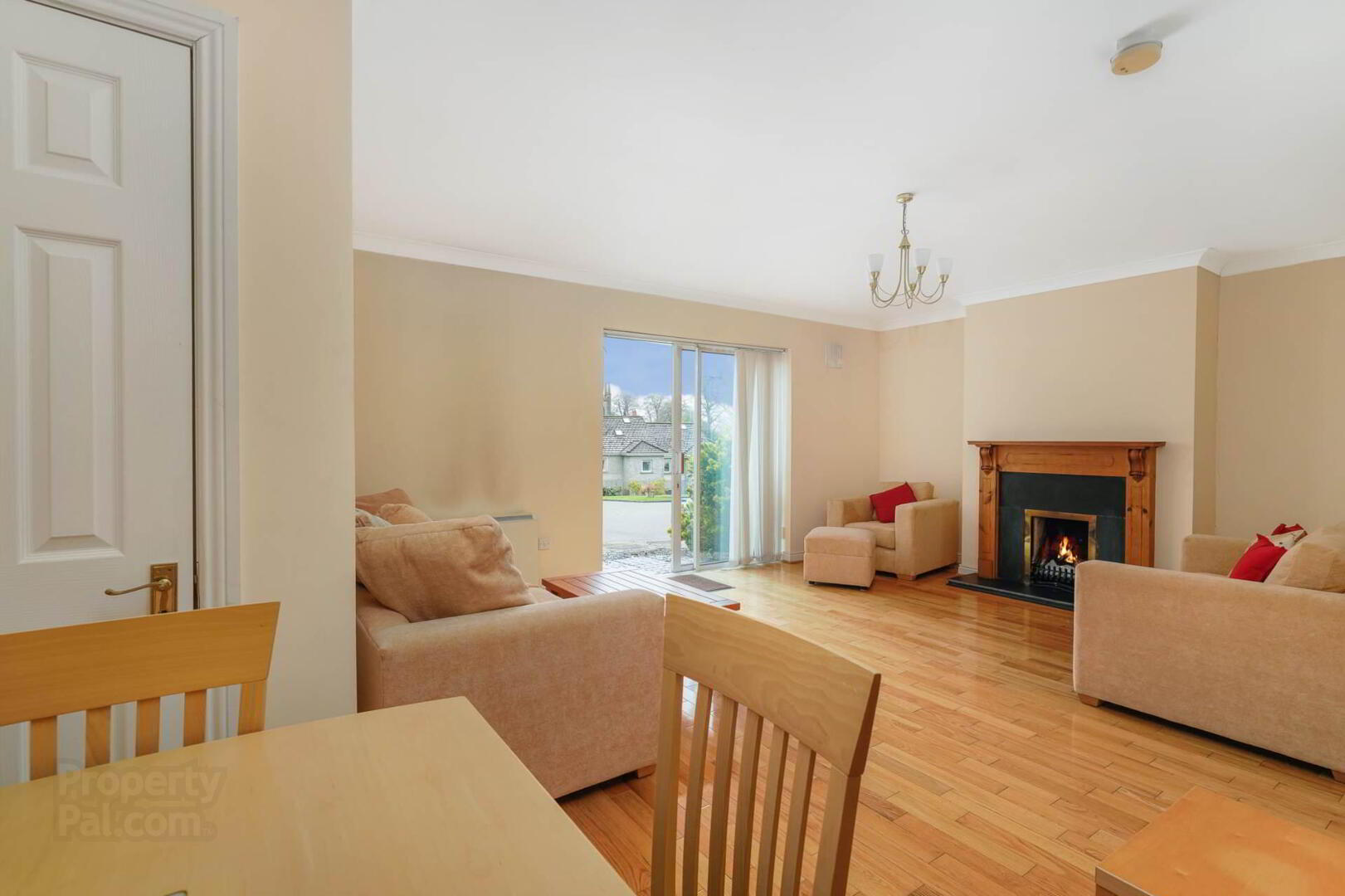25 Churchlands 3 of 19