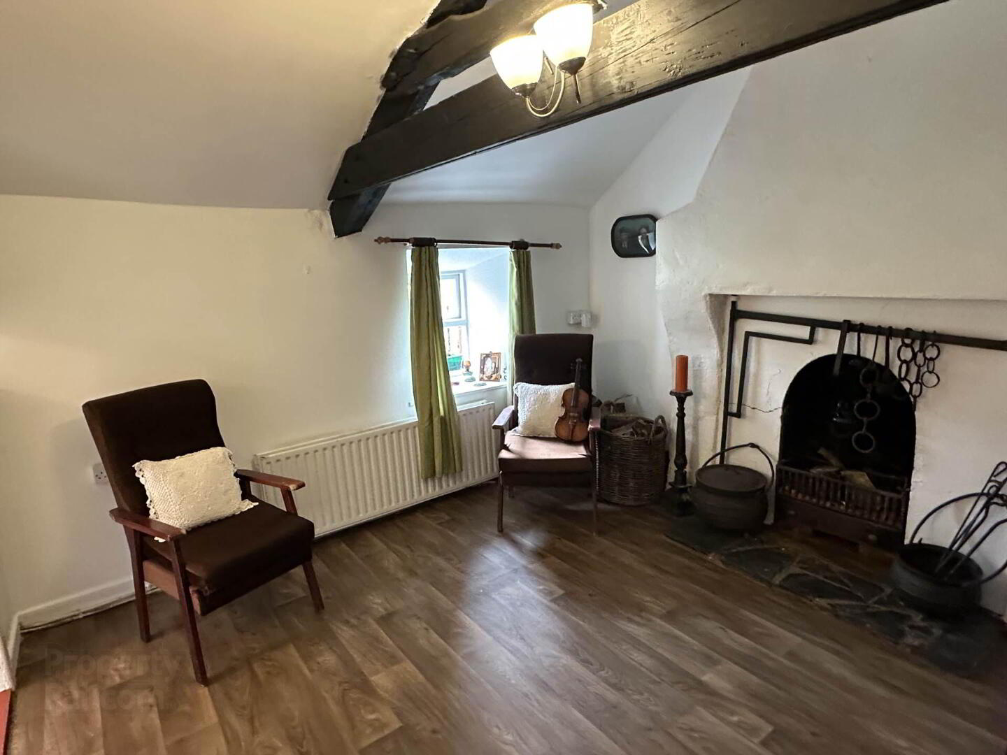 The Cottage, Culoort 7 of 28