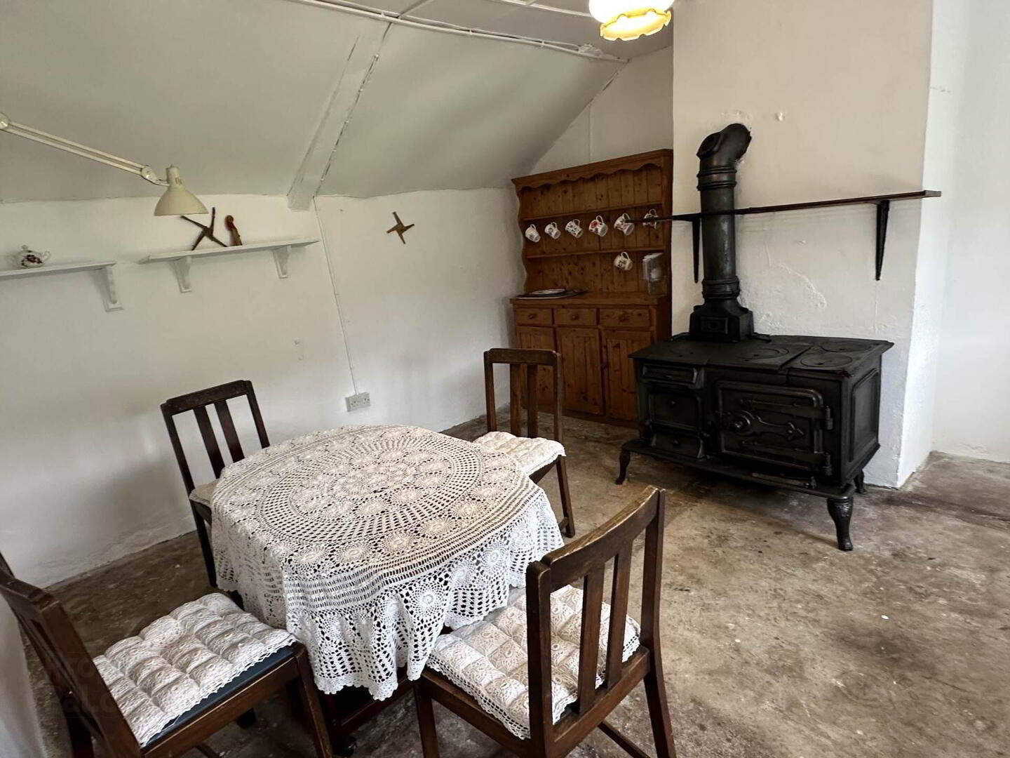The Cottage, Culoort 12 of 28