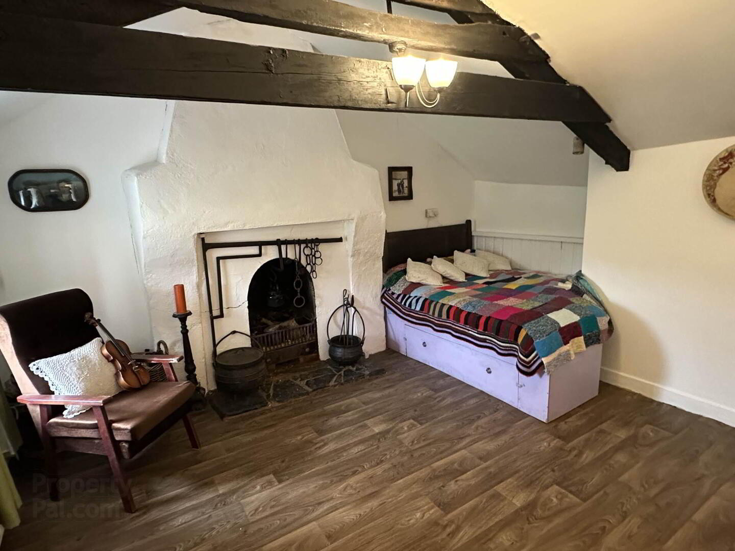 The Cottage, Culoort 5 of 28
