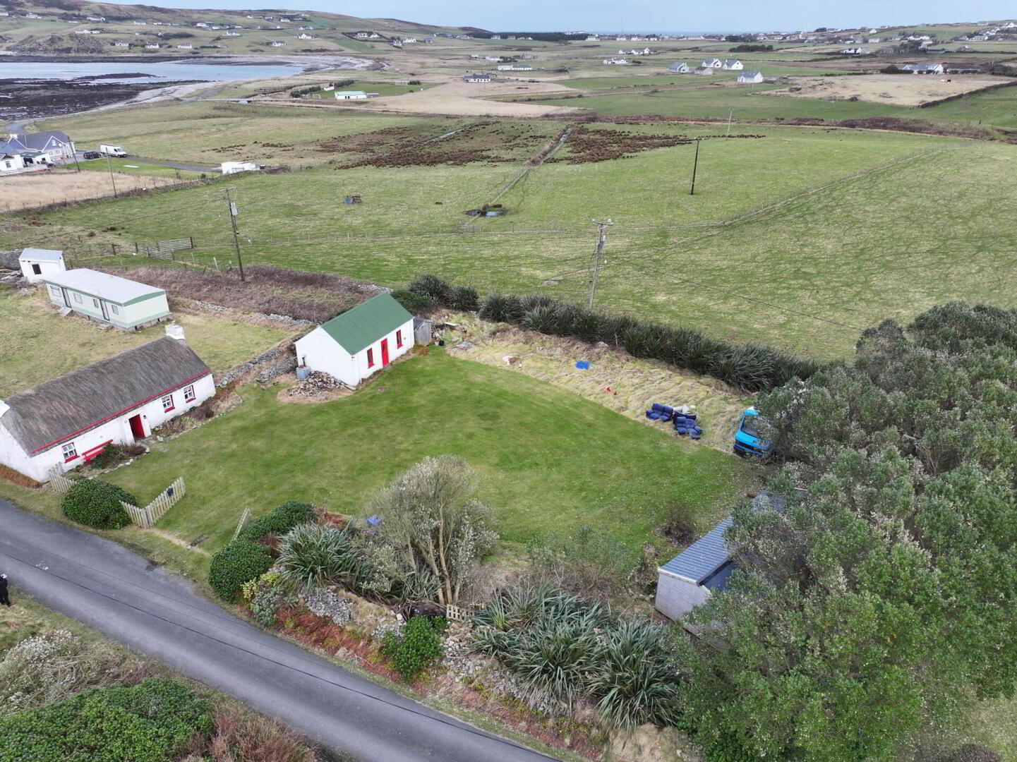 The Cottage, Culoort 17 of 28