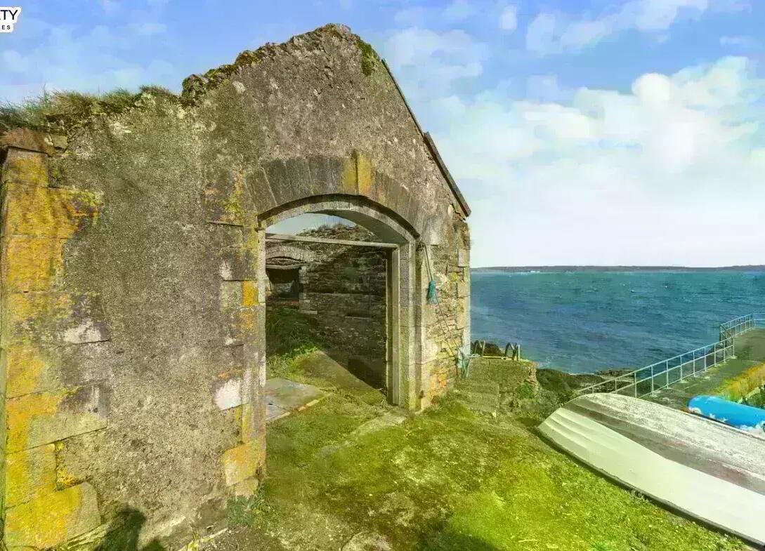 The Old Boathouse, Ballycotton Harbour 4 of 14