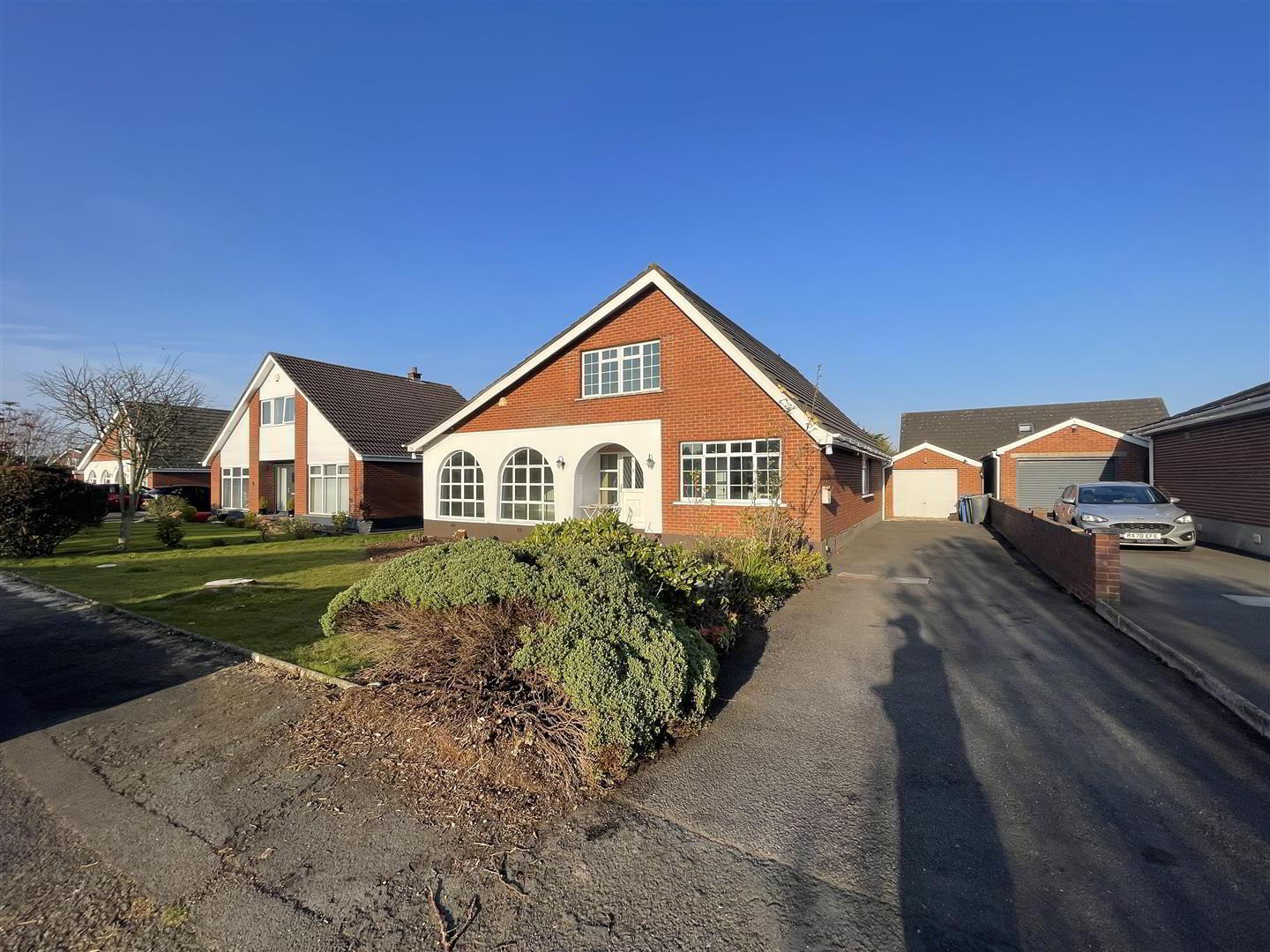 5 Belgravia Avenue 2 of 12