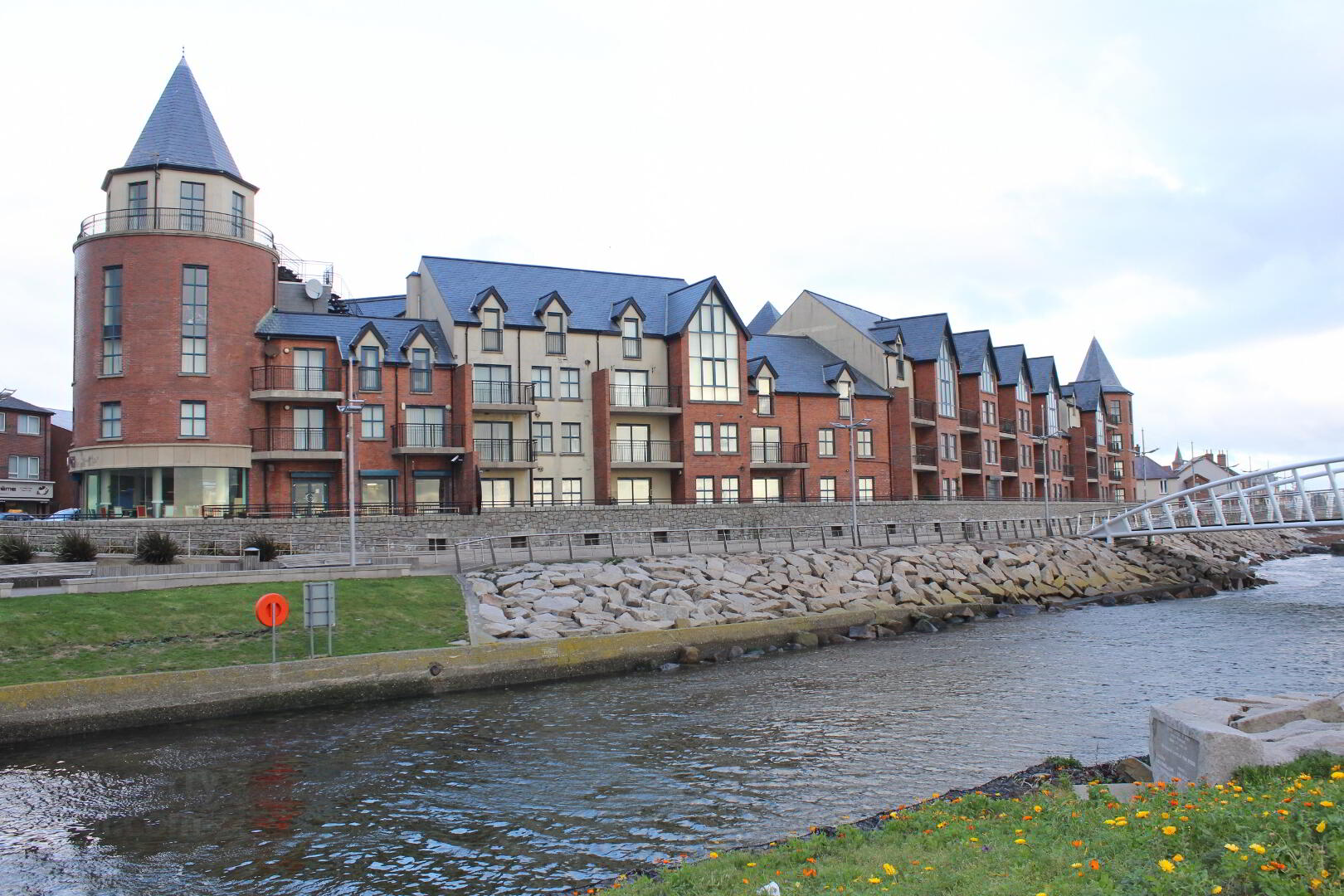 D1 Waterfoot Apartments, Main Street 3 of 13