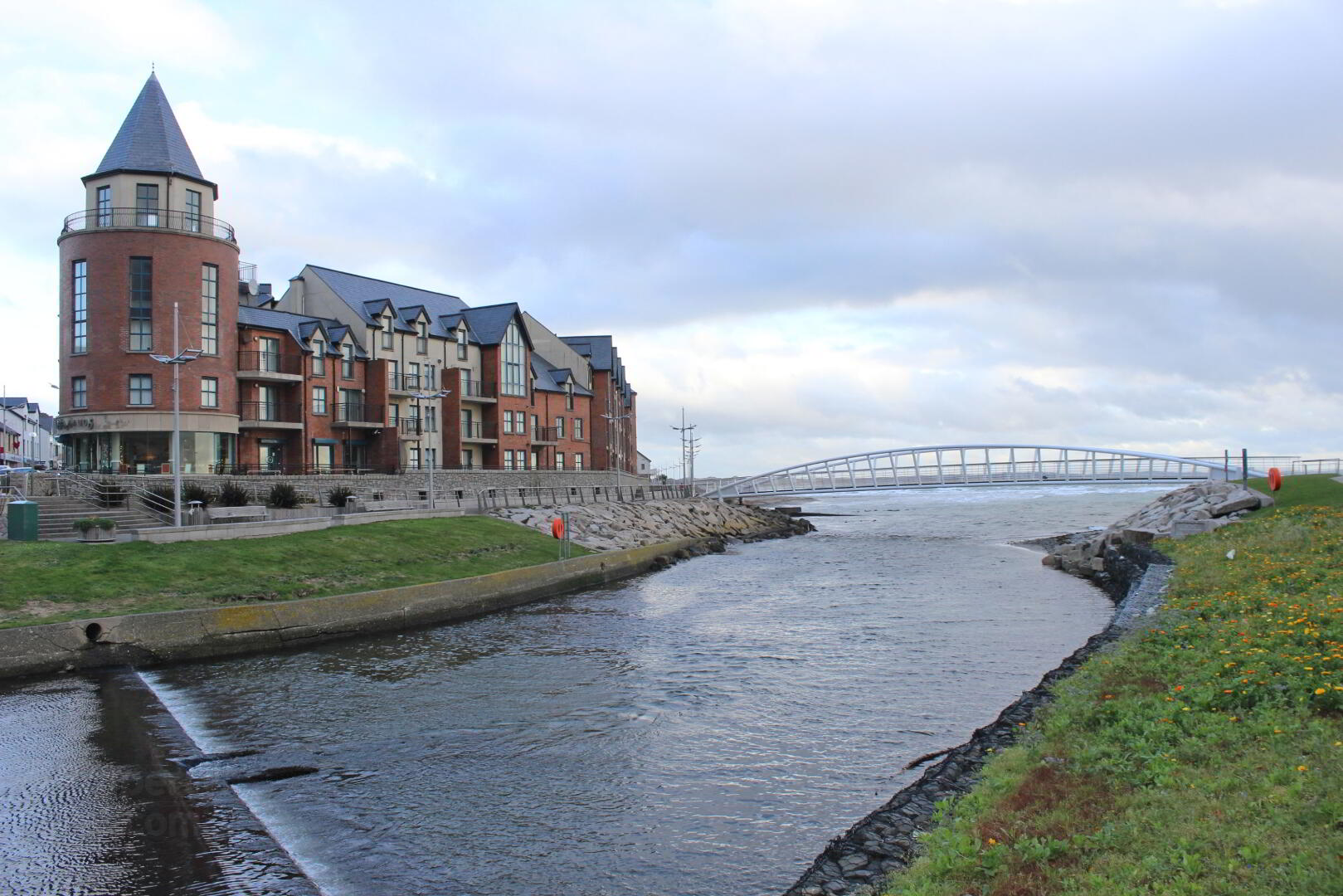 D1 Waterfoot Apartments, Main Street 4 of 13