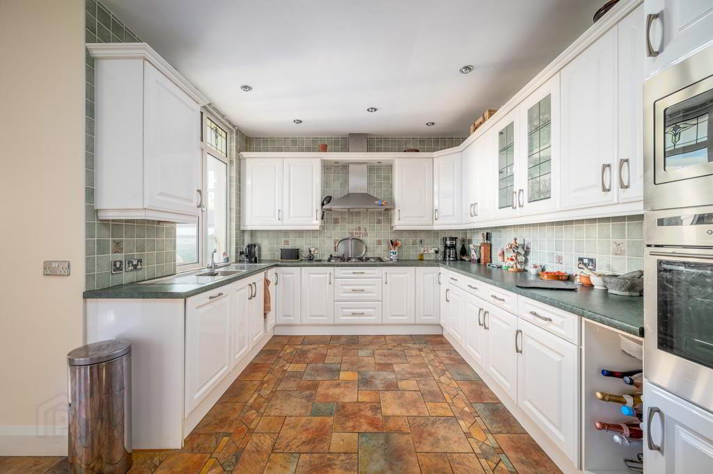 21 Fifth Avenue 10 of 25